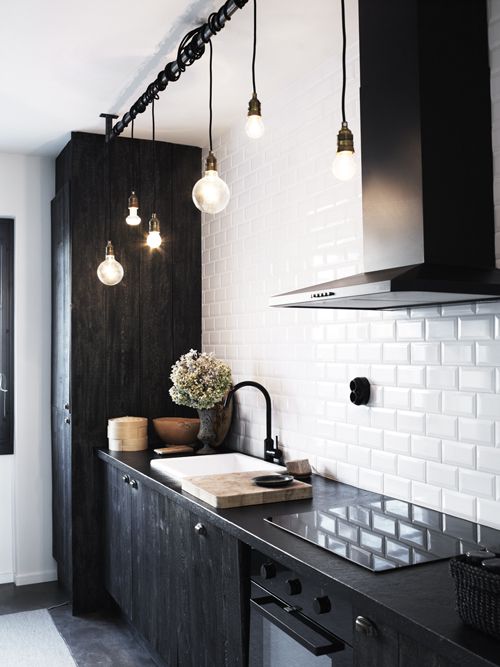 darkcabinets-kitchen-mochatini